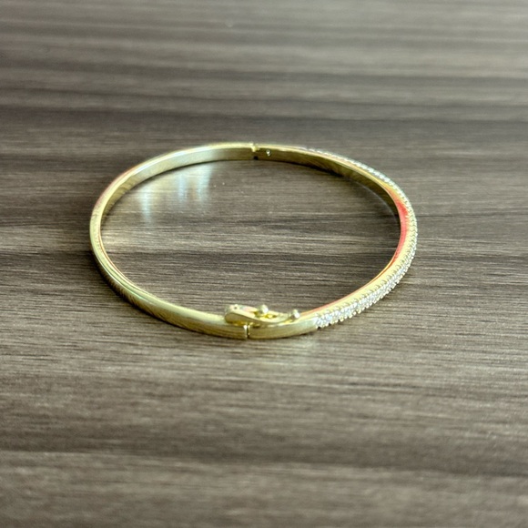 Diamond Bangle Bracelet Q860 - Picture 4 of 5